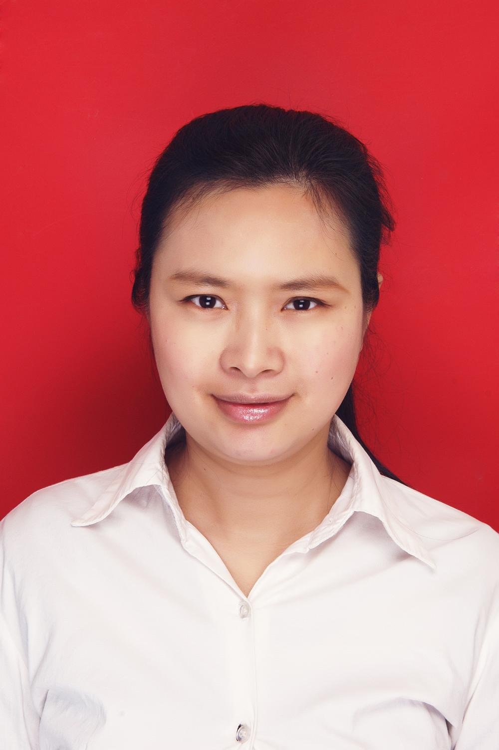 姓名:张莉 职务:商学院纪委委员,院研办副主任