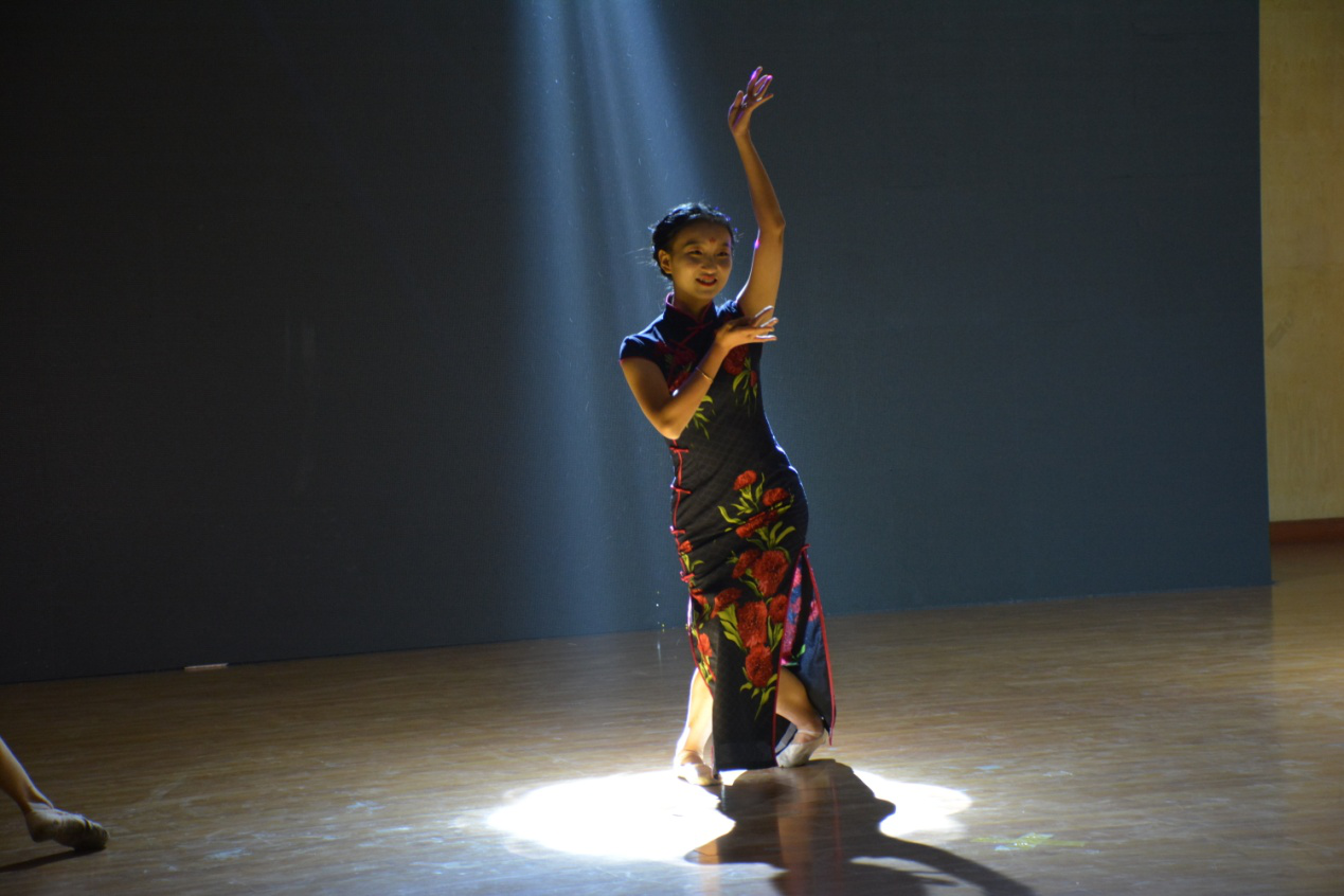 忘初心跟党走--商学院荣获凤凰展翅四川大学